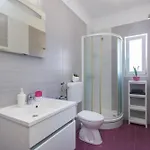 Close To With Restaurant Apartment