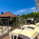 Close To With Restaurant Apartment