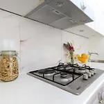 Close To With Restaurant Apartment