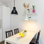 Close To With Restaurant Apartment *