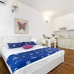 Close To With Restaurant Apartment Brodarica (Sibenik-Knin)
