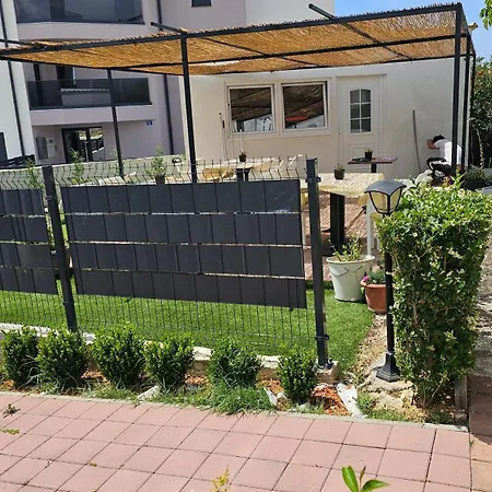 Apartmán Whitehouse - Close To With Restaurant Brodarica (Sibenik-Knin)