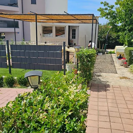 Apartment Whitehouse - Close To With Restaurant