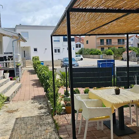 Apartmán Whitehouse - Close To With Restaurant
