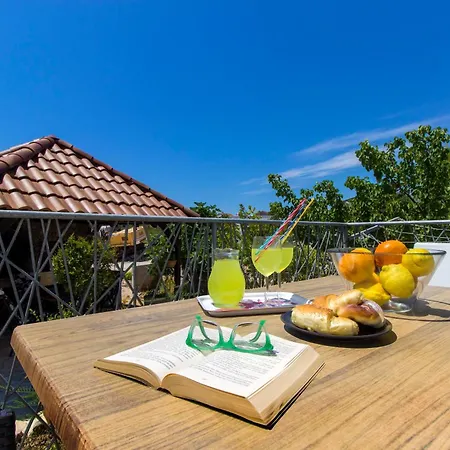 Whitehouse - Close To With Restaurant Apartment Brodarica (Sibenik-Knin)
