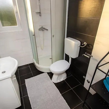 Whitehouse - Close To With Restaurant Brodarica (Sibenik-Knin)