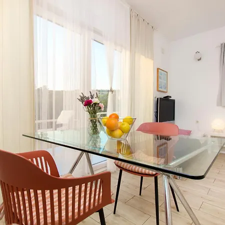 Apartment Whitehouse - Close To With Restaurant *