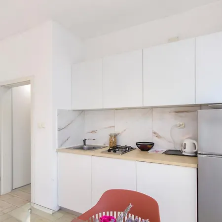 Whitehouse - Close To With Restaurant Brodarica (Sibenik-Knin)
