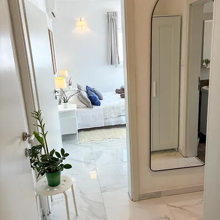 Whitehouse - Close To With Restaurant * Brodarica (Sibenik-Knin)