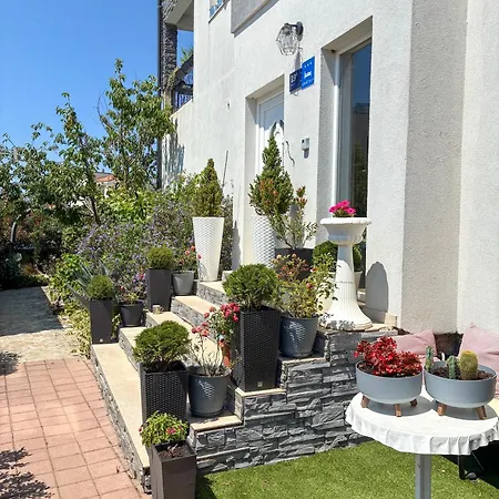 Apartmán Whitehouse - Close To With Restaurant Brodarica (Sibenik-Knin)
