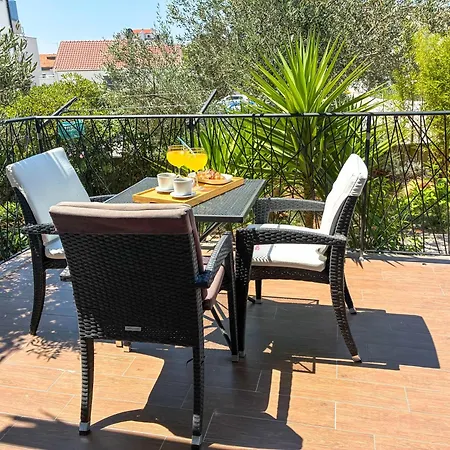 Whitehouse - Close To With Restaurant Brodarica (Sibenik-Knin)