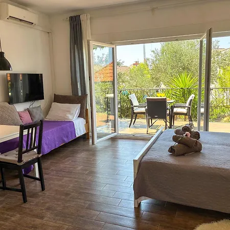 Whitehouse - Close To With Restaurant Apartment Brodarica (Sibenik-Knin)