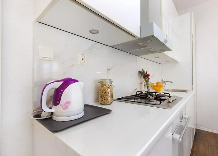 Close To With Restaurant *