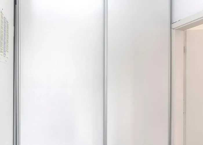 Close To With Restaurant