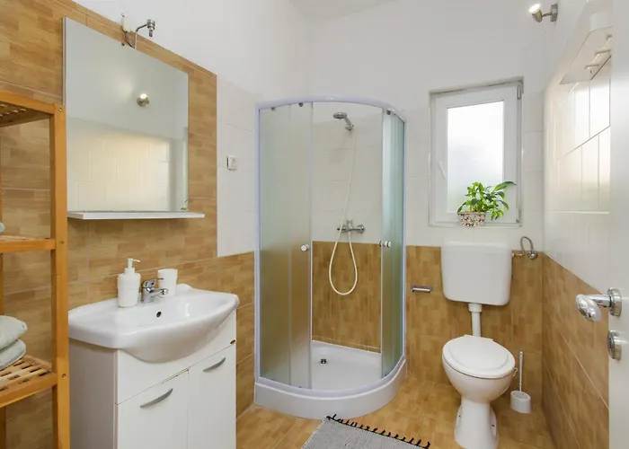 Close To With Restaurant